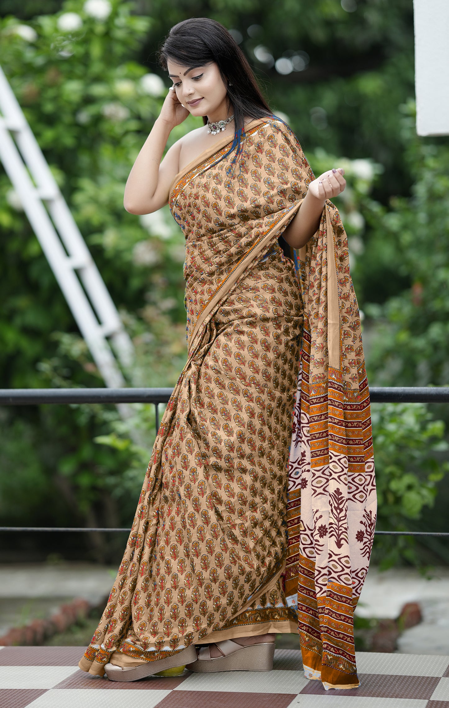 Beige Cotton Mul Printed Saree