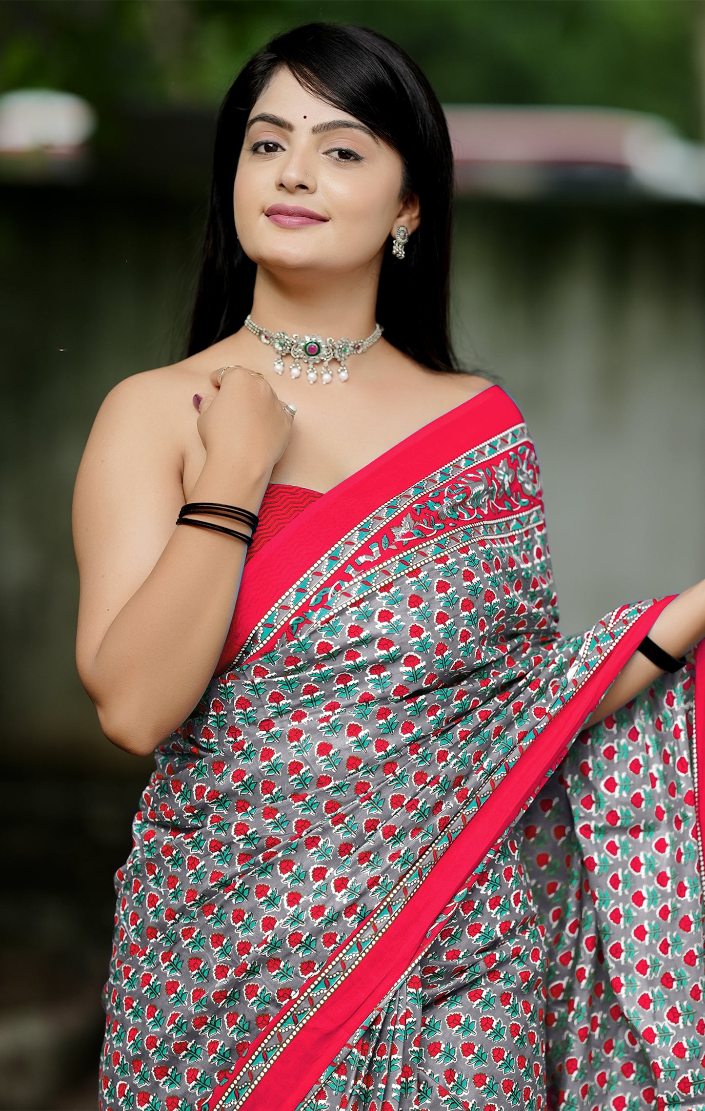 Grey-Red Cotton Mul Printed Saree