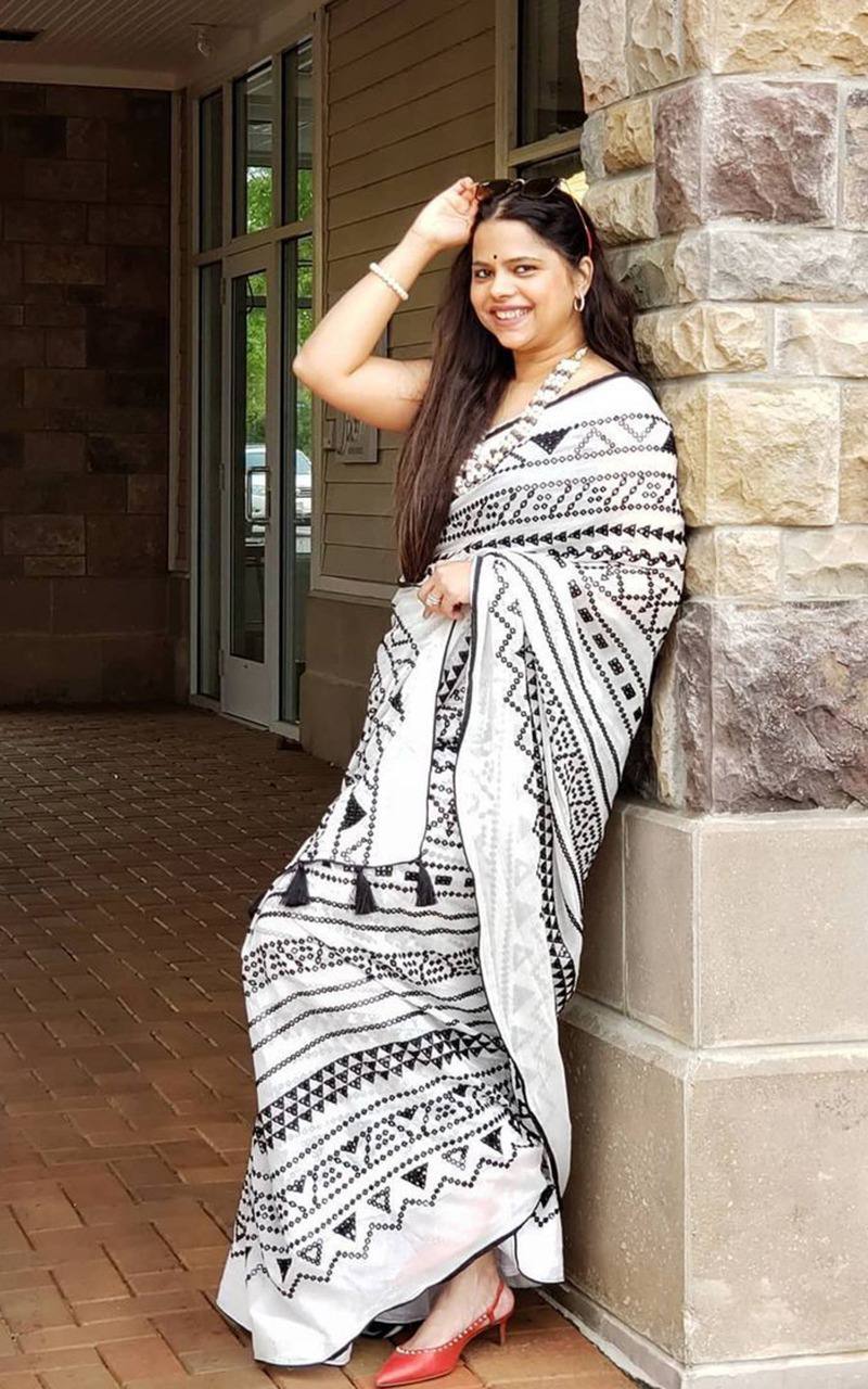 Luxurious White Cotton Mul Printed Saree