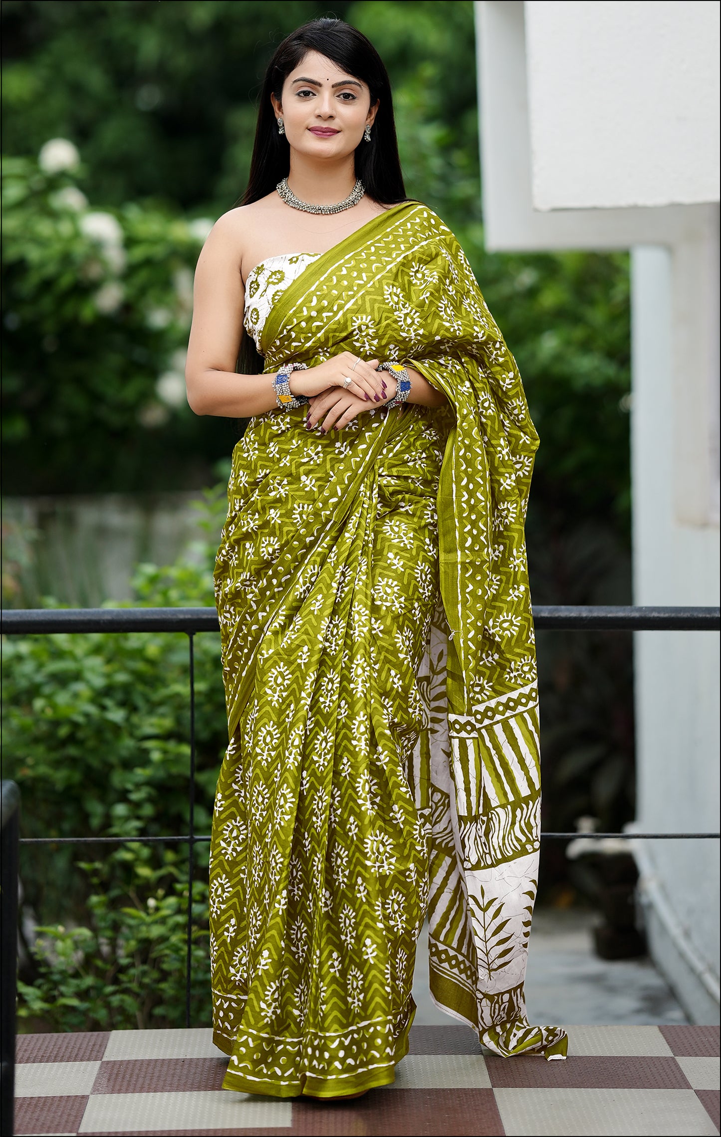 Mehendi Green Cotton Mul Printed Saree