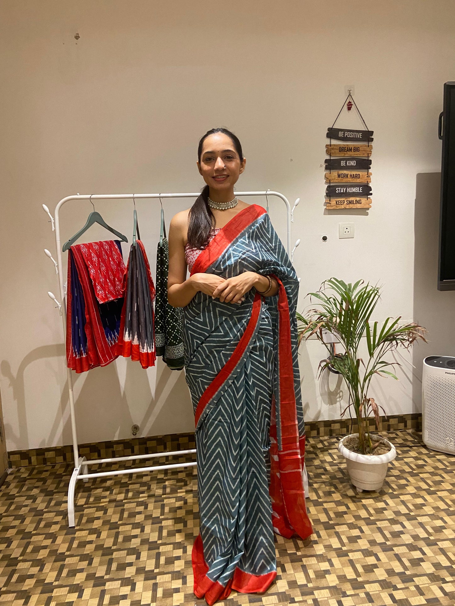 Grey-Red Cotton Printed Saree