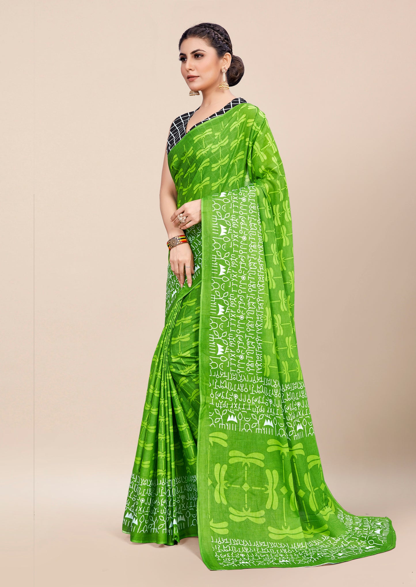 Parrot Green Cotton Mul Printed Saree