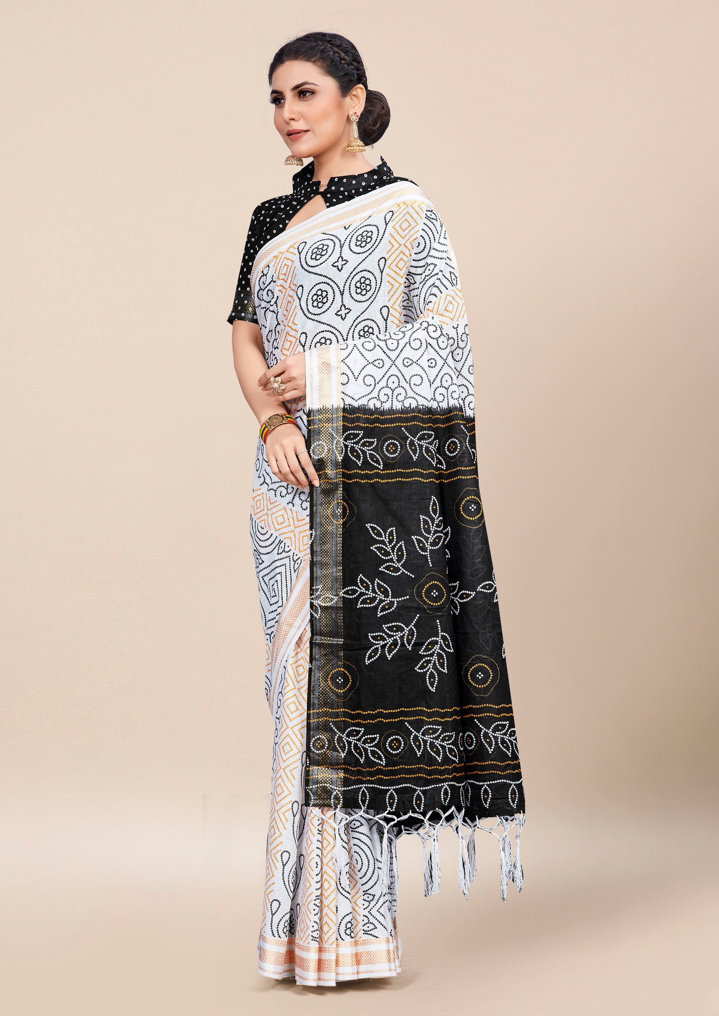 White-Black Cotton Mul Printed Saree