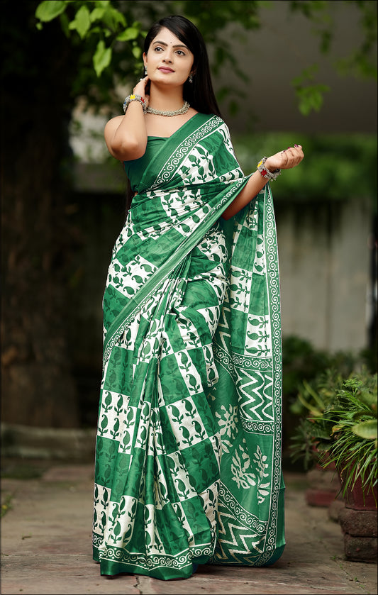 Luxurious Green Cotton Mul Printed Saree