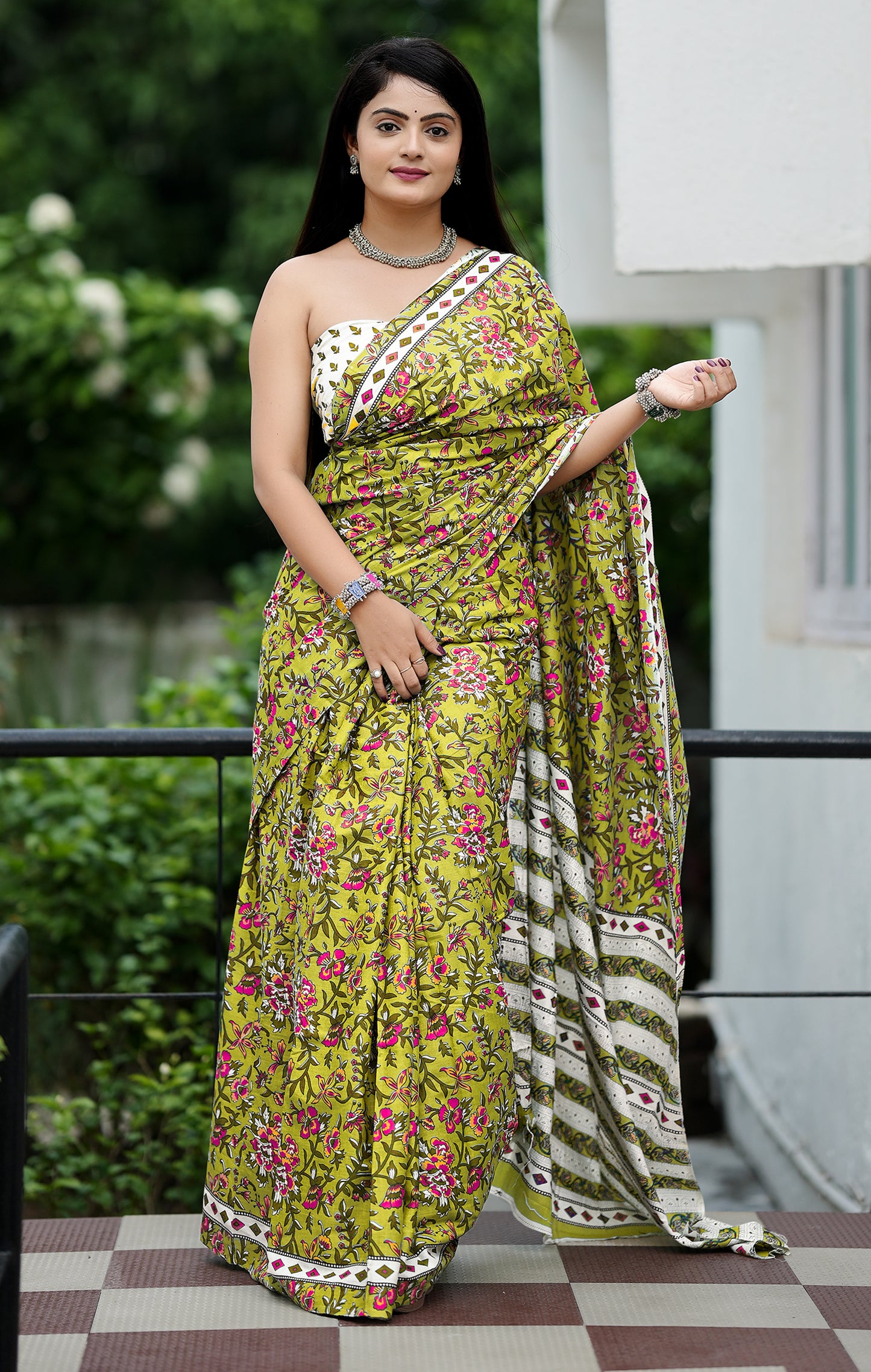 Mehendi Green Cotton Mul Printed Saree