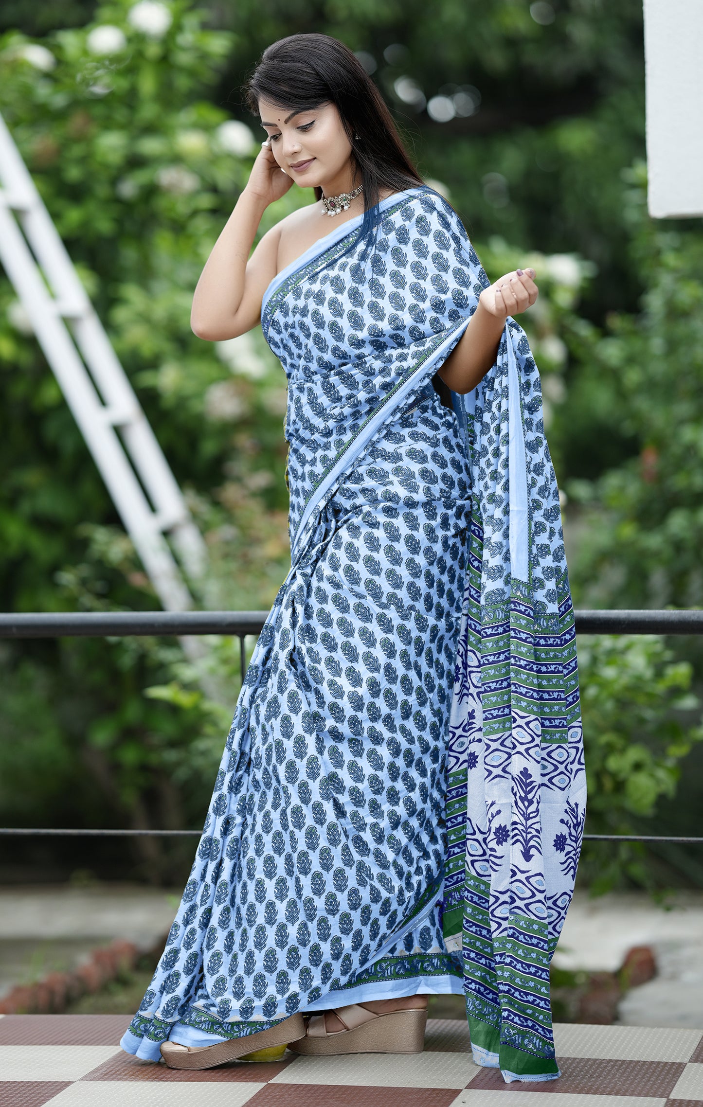 Gorgeous Blue Cotton Mul Printed Saree